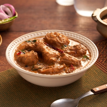 Chicken curry cut small pieces